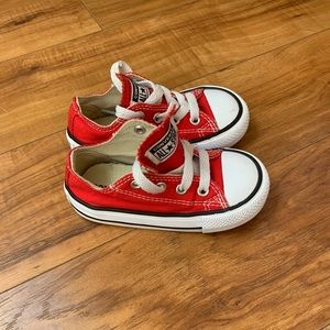 Red Converse size 6